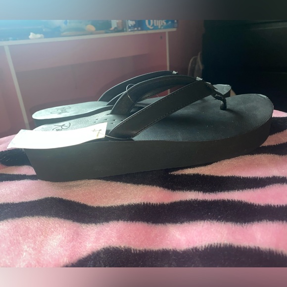 Roxy Wedge flip flops - Picture 4 of 4